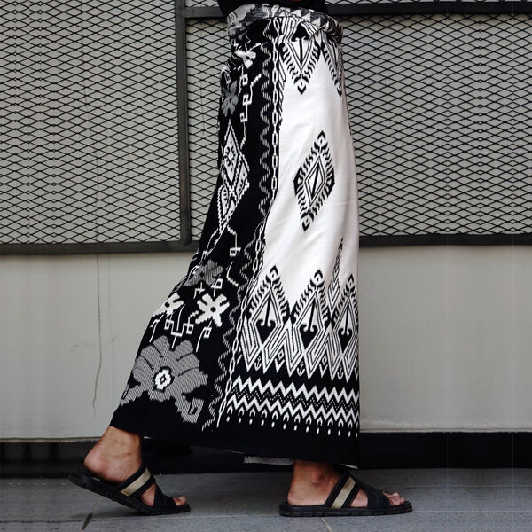 Detail Motif Sekar Full Brown